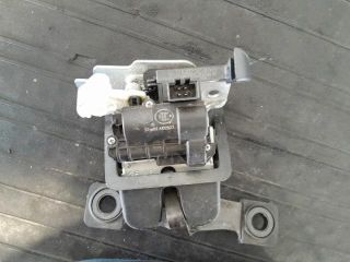 bontott VW TOURAN Csomagtérajtó Zárszerkezet