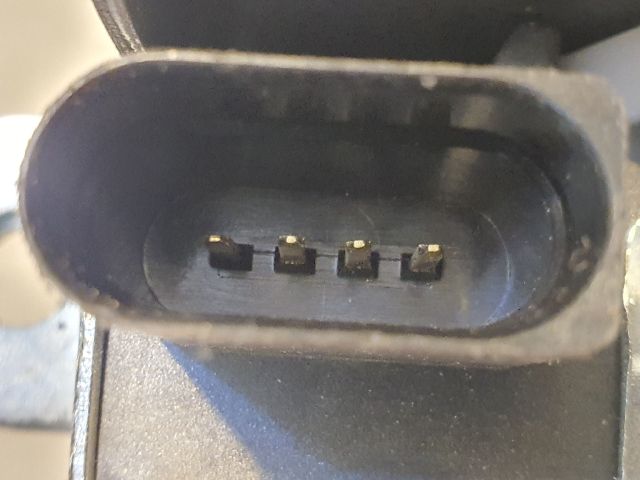 bontott VW TOURAN Csomagtérajtó Zárszerkezet