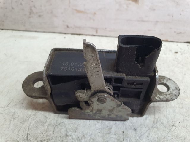 bontott VW TOURAN Csomagtérajtó Zárszerkezet