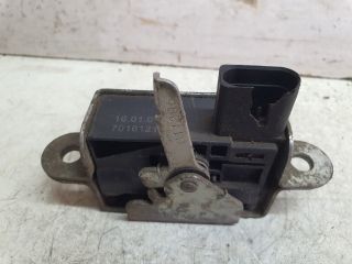 bontott VW TOURAN Csomagtérajtó Zárszerkezet