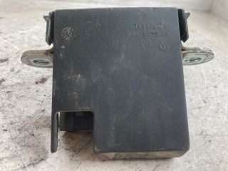 bontott VW TOURAN Csomagtérajtó Zárszerkezet