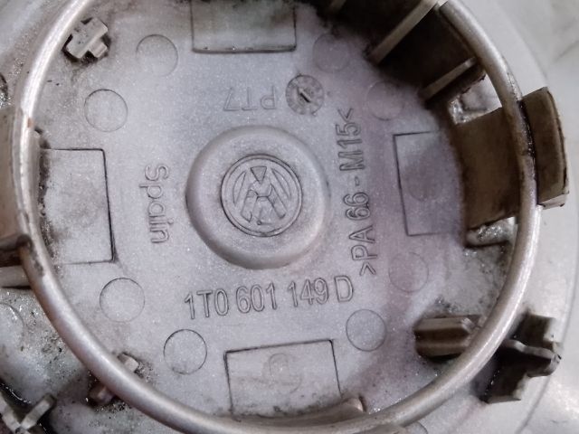 bontott VW TOURAN Dísztárcsa Pár