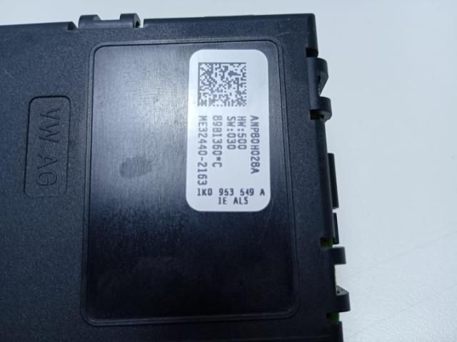 bontott VW TOURAN Elektronika (Magában)