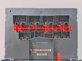 bontott VW TOURAN Elektronika (Magában)