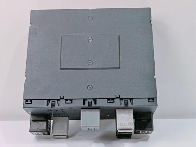 bontott VW TOURAN Elektronika (Magában)