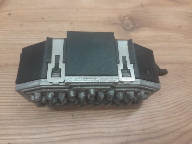 bontott VW TOURAN Előtét Ellenállás Fűtőmotor