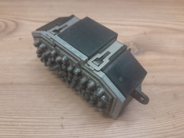 bontott VW TOURAN Előtét Ellenállás Fűtőmotor