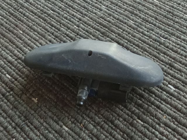 bontott VW TOURAN Első Ablakmosó Fúvóka