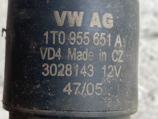 bontott VW TOURAN Első Ablakmosó Szivattyú