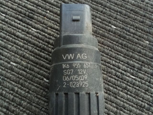 bontott VW TOURAN Első Ablakmosó Szivattyú