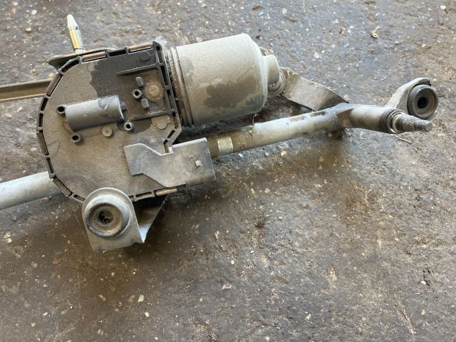 bontott VW TOURAN Első Ablaktörlő Szerkezet Motorral