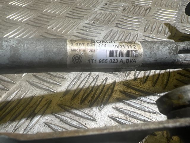 bontott VW TOURAN Első Ablaktörlő Szerkezet