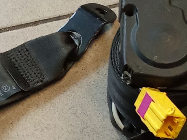 bontott VW TOURAN Első Biztonsági Öv Pár (Feszítővel)