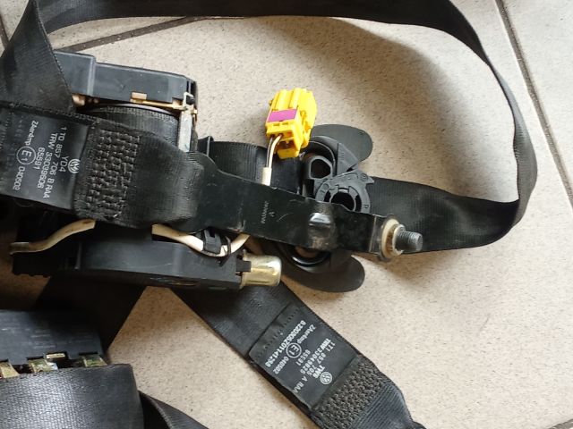 bontott VW TOURAN Első Biztonsági Öv Pár (Feszítővel)