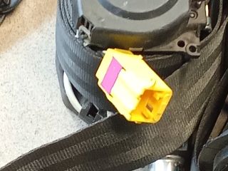 bontott VW TOURAN Első Biztonsági Öv Pár (Feszítővel)