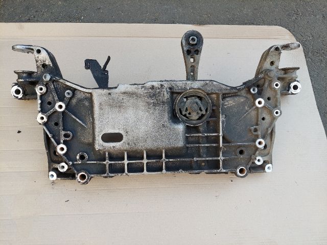 bontott VW TOURAN Első Bölcső