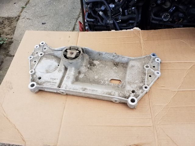 bontott VW TOURAN Első Bölcső