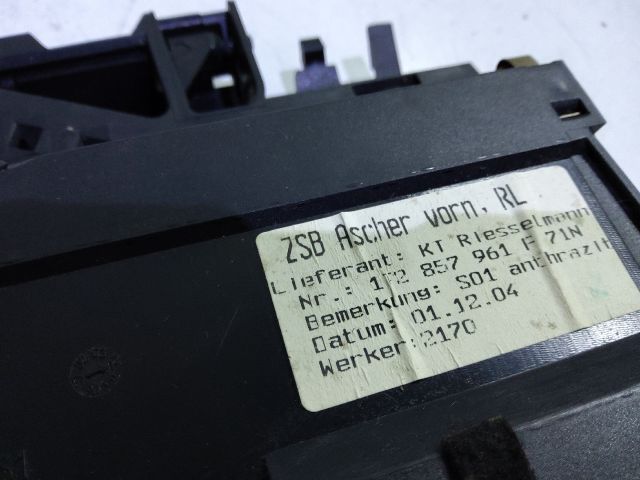 bontott VW TOURAN Első Hamutartó