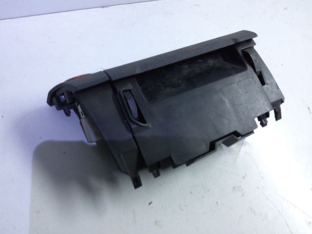 bontott VW TOURAN Első Hamutartó