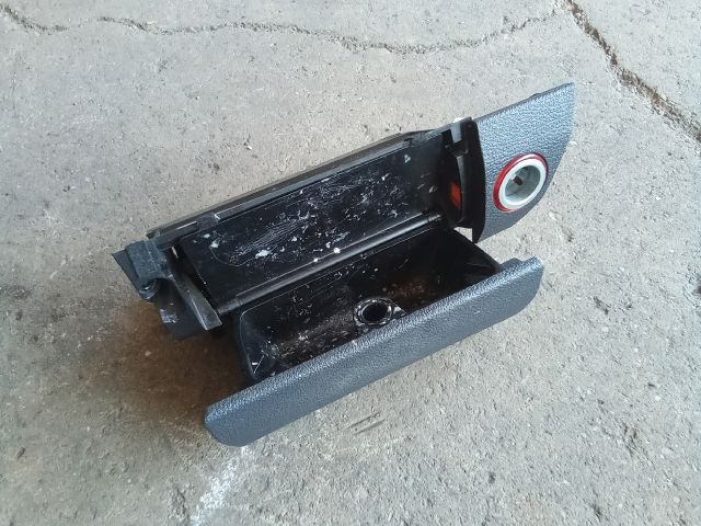 bontott VW TOURAN Első Hamutartó