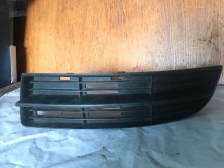 bontott VW TOURAN Első Lökhárító Bal Díszrács