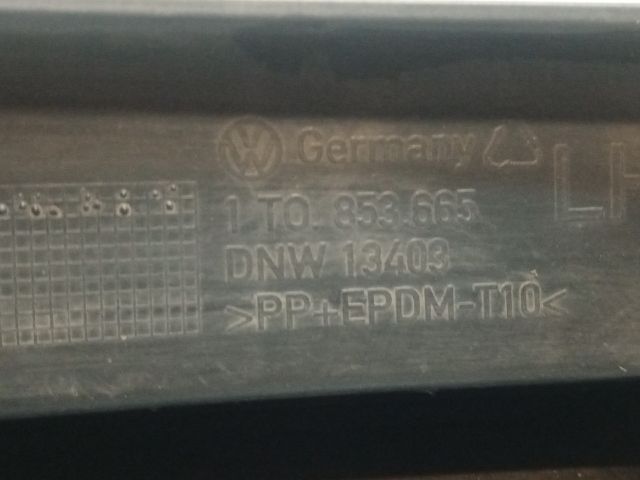 bontott VW TOURAN Első Lökhárító Bal Díszrács