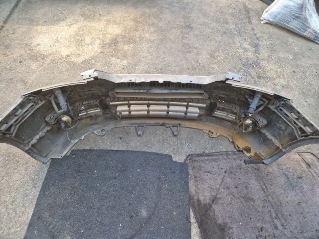 bontott VW TOURAN Első Lökhárító (Részeivel)