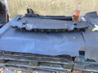 bontott VW TOURAN Első Lökhárító Ütközés Elnyelő Hab