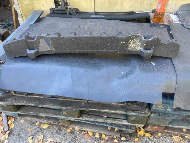 bontott VW TOURAN Első Lökhárító Ütközés Elnyelő Hab