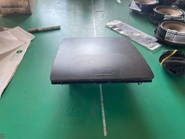 bontott VW TOURAN Első Tároló Rekesz