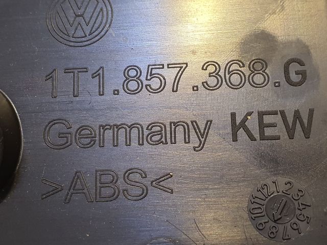 bontott VW TOURAN Első Tároló Rekesz