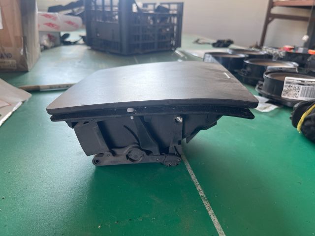 bontott VW TOURAN Első Tároló Rekesz