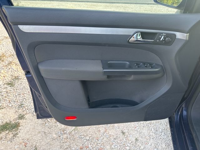 bontott VW TOURAN Első Tároló Rekesz