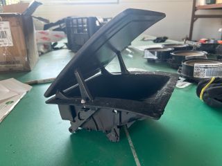 bontott VW TOURAN Első Tároló Rekesz