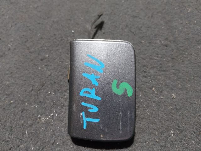 bontott VW TOURAN Első Vonószem Burkolat