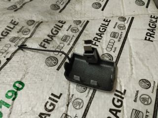 bontott VW TOURAN Első Vonószem Burkolat