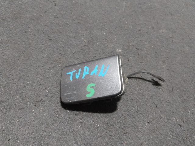 bontott VW TOURAN Első Vonószem Burkolat