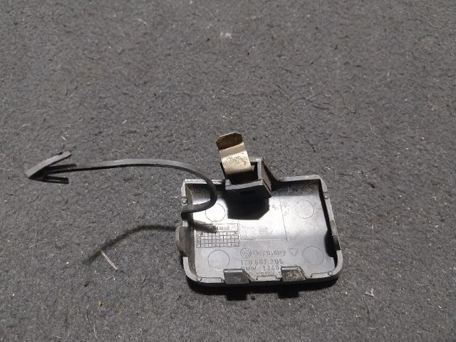 bontott VW TOURAN Első Vonószem Burkolat