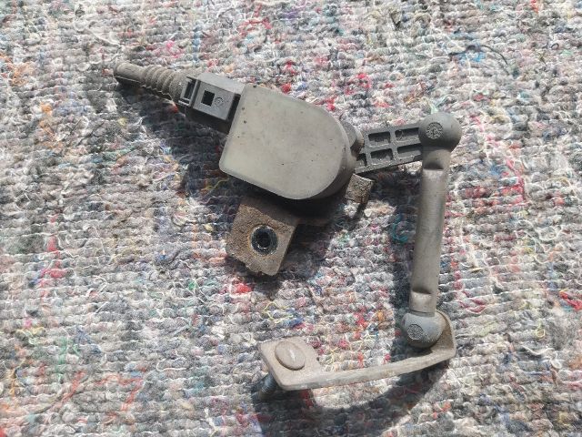 bontott VW TOURAN Első Xenon Szintszabályzó Jeladó