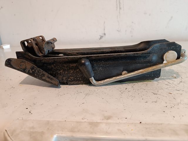 bontott VW TOURAN Emelő