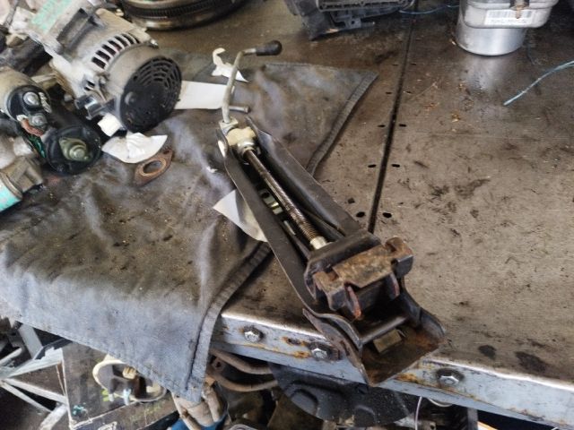 bontott VW TOURAN Emelő