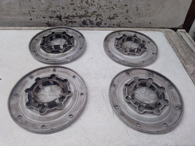 bontott VW TOURAN Felniközép (1 db)