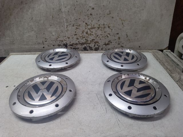 bontott VW TOURAN Felniközép (1 db)