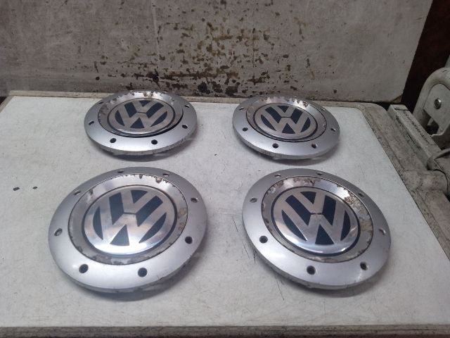 bontott VW TOURAN Felniközép Szett