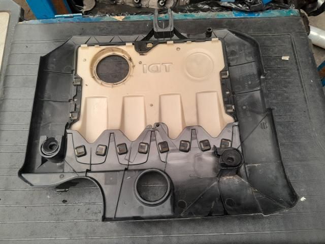 bontott VW TOURAN Felső Hűtőburkolat