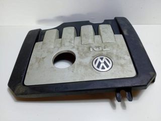 bontott VW TOURAN Felső Hűtőburkolat