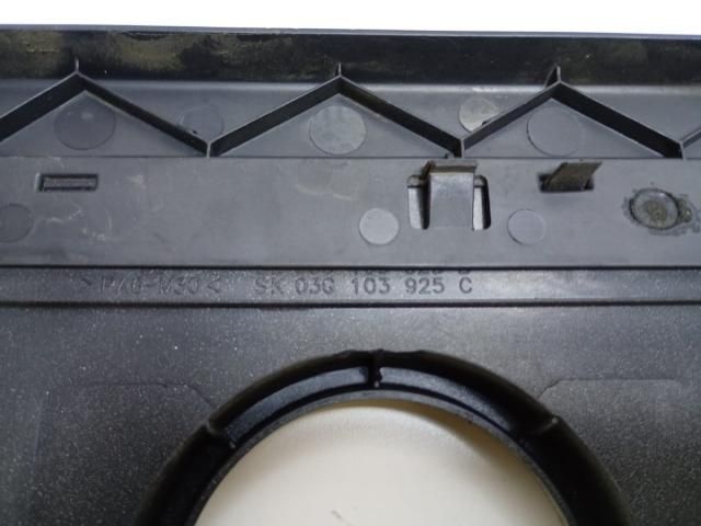 bontott VW TOURAN Felső Hűtőburkolat