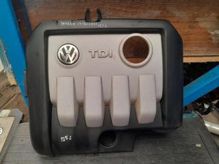 bontott VW TOURAN Felső Hűtőburkolat