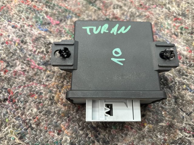 bontott VW TOURAN Fényszóró Elektronika