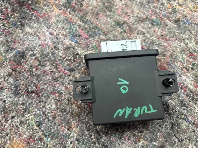 bontott VW TOURAN Fényszóró Elektronika